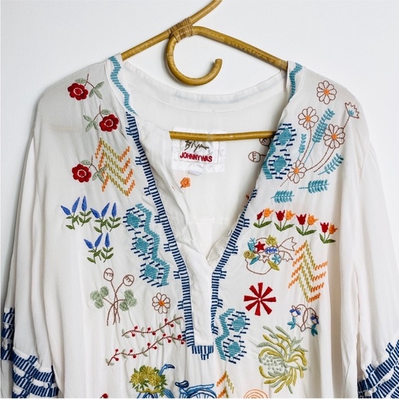 Johnny Was 100% silk embroidered blouse NEW - Picture 14 of 15